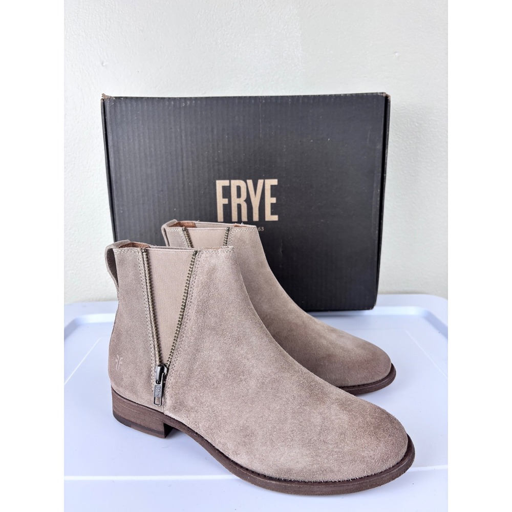New FRYE Carly Zip Chelsea Boots Women's 7 M Ash Suede Double Zip Chic Boho Norm